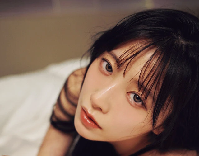 メジャー街道を走るyosugalaの"メロい女"汐見まといが約3年ぶりの週プレ登場「夜の撮影ばかりなので、夏の海で王道なグラビアもそろそろやりたいです!」